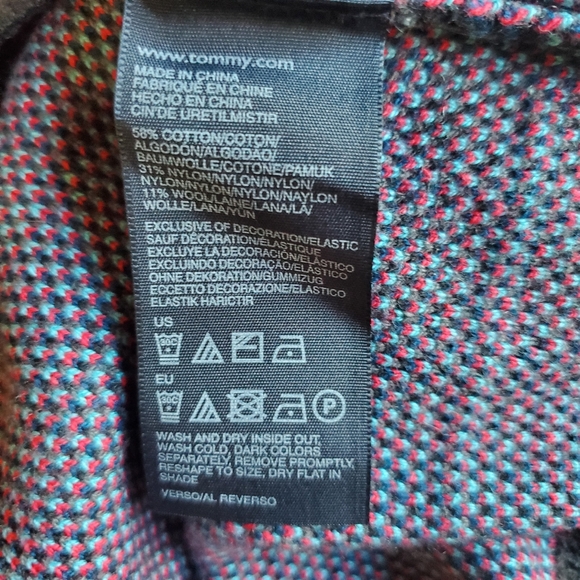 Tommy Hilfiger red blue black gray plaid crew neck pullover knit sweater small - Picture 5 of 9